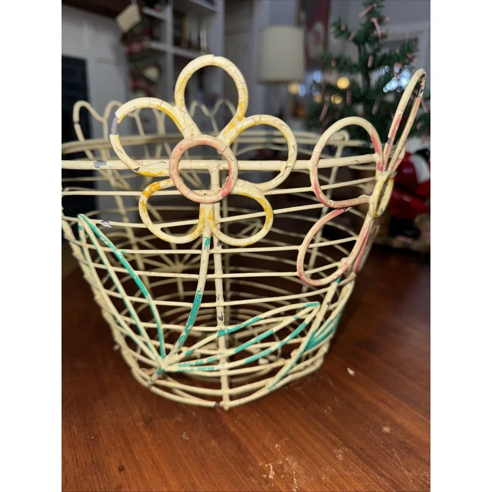 Vintage Coated Wire White HANDLED EGG EASTER/ Plant Basket With Flowers OLA51‎